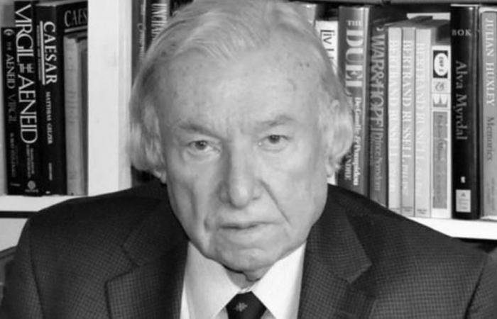 الامارات الان | قرقاش ناعياً المؤرخ الفلسطيني وليد الخالدي: برحيله تفقد الساحة الفكرية قامة ثقافية بارزة | عيون الجزيرة الامارات