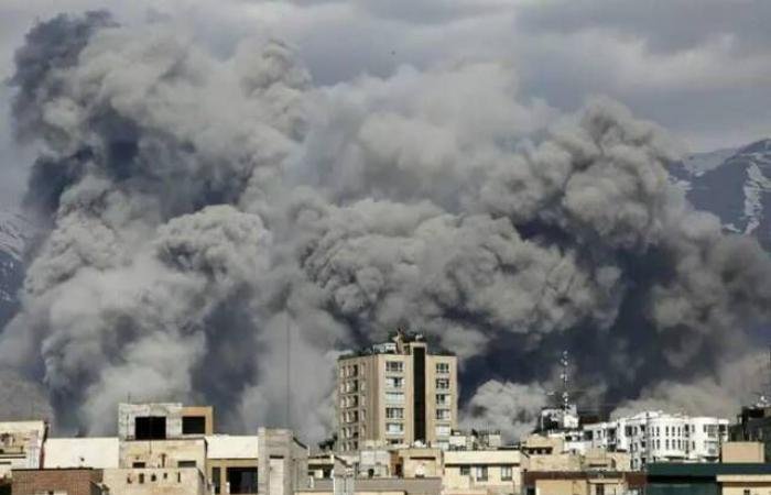 "جي بي مورجان": تصاعد حرب إيران يهدد اقتصاد العالم والسياسة الأمريكية