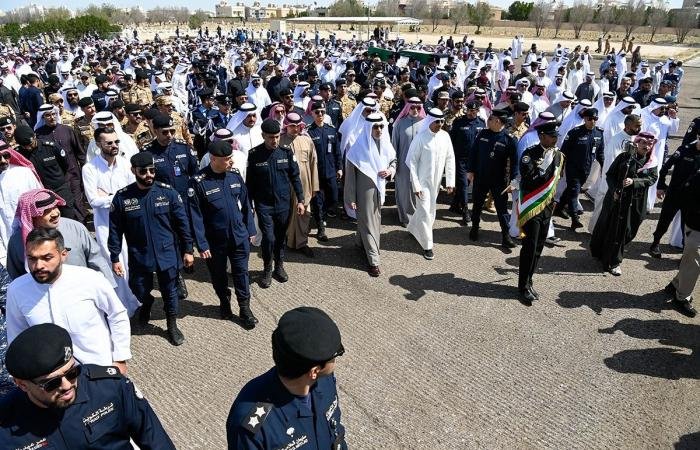 أخبار الكويت | الكويت تشيع شهيدي الواجب المقدم ركن عبدالله الشراح والرائد فهد المجمد | عيون الجزيرة الكويت
