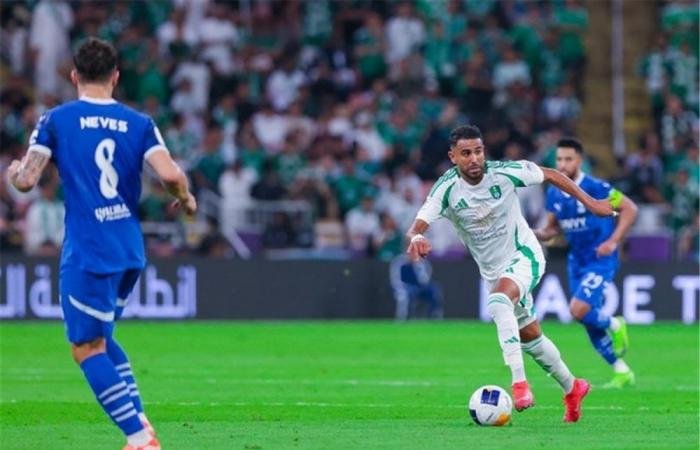 صافرة أجنبية للكأس