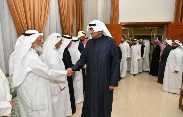 أخبار الكويت | وزير الدفاع قدم واجب العزاء لأسرتي الشهيدين الشراح والمجمد | عيون الجزيرة الكويت