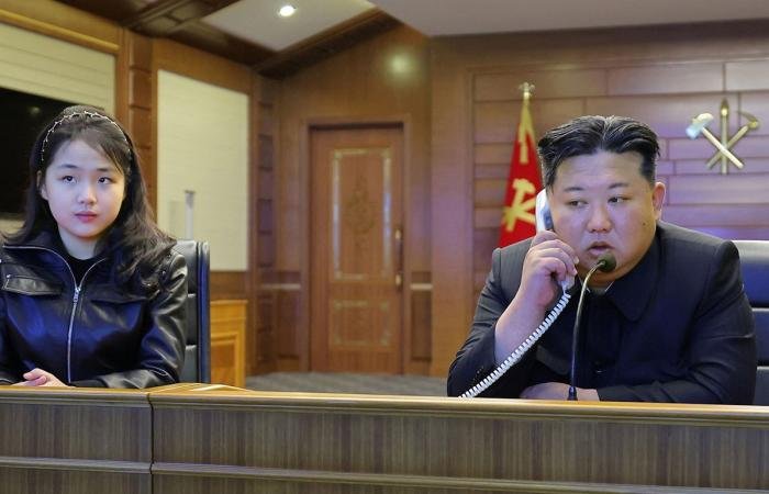زعيم كوريا الشمالية وابنته يشهدان اختبار صواريخ كروز استراتيجية | عيون الجزيرة