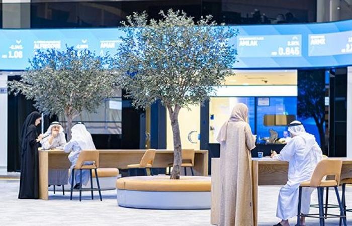 أسهم الإمارات تمحو مكاسبها الصباحية وتتراجع