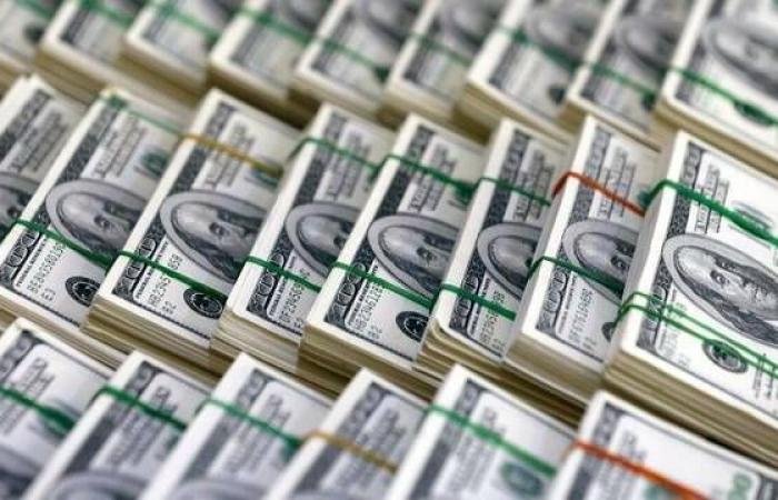 ارتفاع الدولار مقابل العملات العالمية مع احتدام أزمة النفط