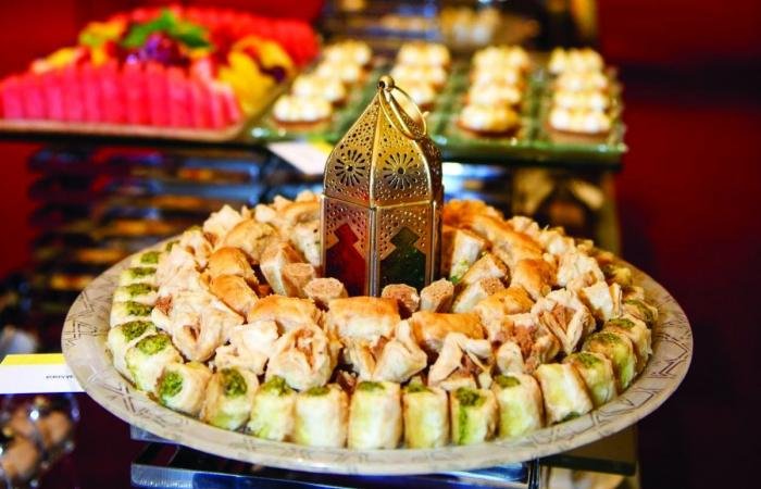 أخبار قطر | الإفراط في تناول الحلويات الرمضانية يؤدي لعسر الهضم | عيون الجزيرة قطر