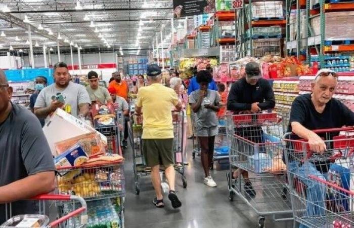 مؤشر نفقات الاستهلاك الأمريكي يتراجع إلى 2.8%