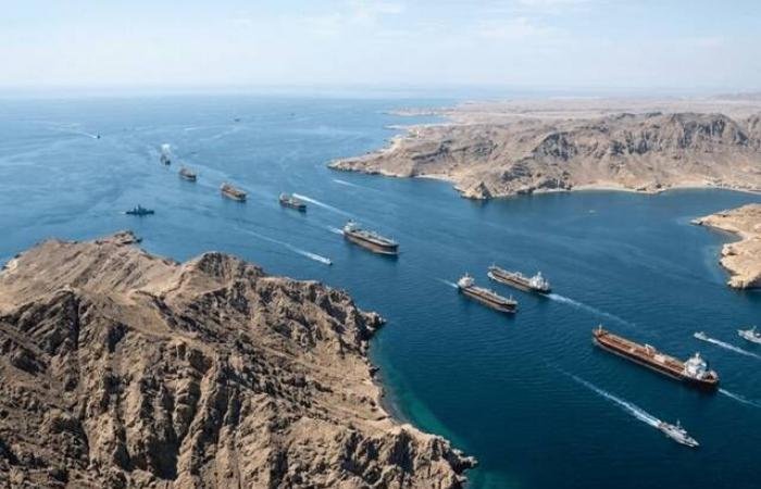 تدفقات النفط في هرمز تتراجع بنسبة 97% عن مستوياتها الطبيعية