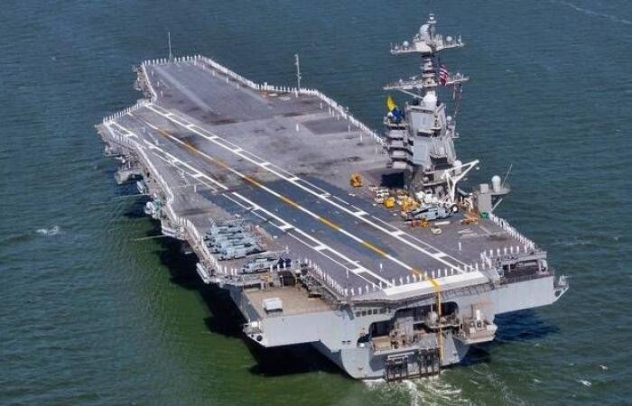 إصابة بحاران بعد حريق في حاملة طائرات أمريكية بالبحر الأحمر