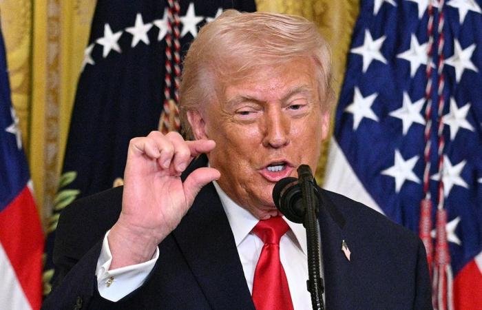 ترمب: على السفن إظهار بعض الشجاعة والمرور عبر مضيق هرمز | عيون الجزيرة