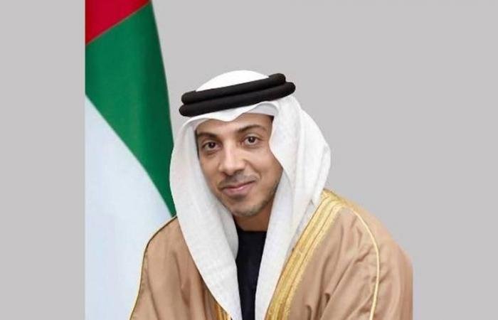 الامارات الان | منصور بن زايد يعزي سلطنة عمان قيادةً وشعباً في وفاة السيد فهد بن محمود | عيون الجزيرة الامارات