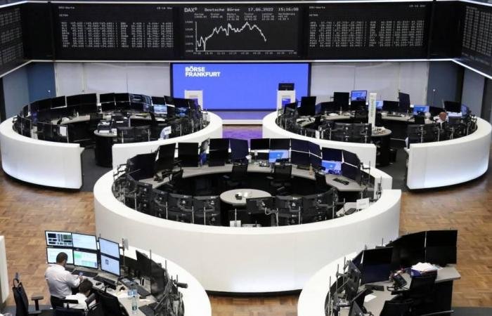 أسهم أوروبا تتراجع وسط مخاوف التضخم
