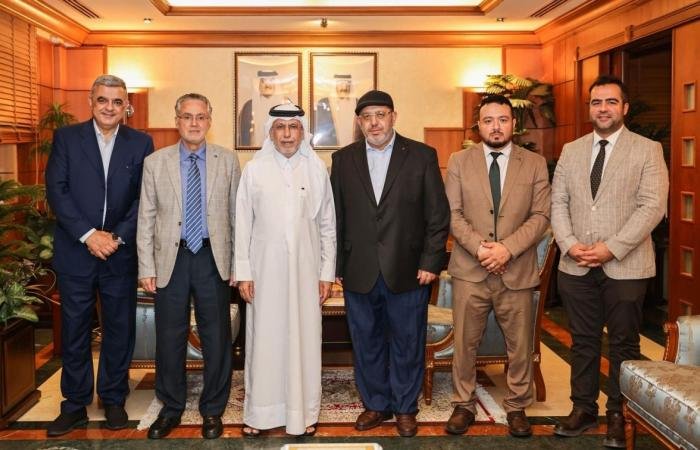 أخبار قطر | خلال زيارة "الشرق".. مثقفون وإعلاميون عرب ومسلمون يعبرون عن تضامنهم مع قطر وقيادتها وشعبها | عيون الجزيرة قطر
