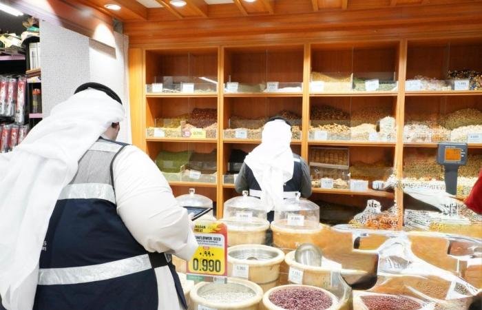 أخبار الكويت | «التجارة»: تحرير 36 محضر ضبط لمخالفات متنوعة في الفروانية والأحمدي | عيون الجزيرة الكويت