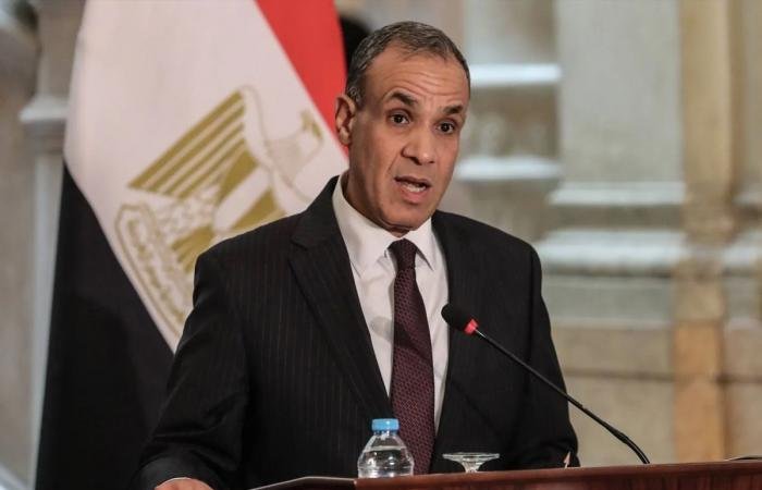 وزير خارجية مصر: نعمل على توفير المساعدات اللازمة لدعم الشعب اللبناني | عيون الجزيرة