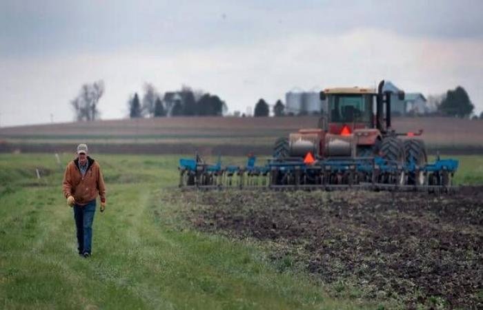 نقص الأسمدة بسبب حرب إيران يعطل موسم الزراعة بأمريكا