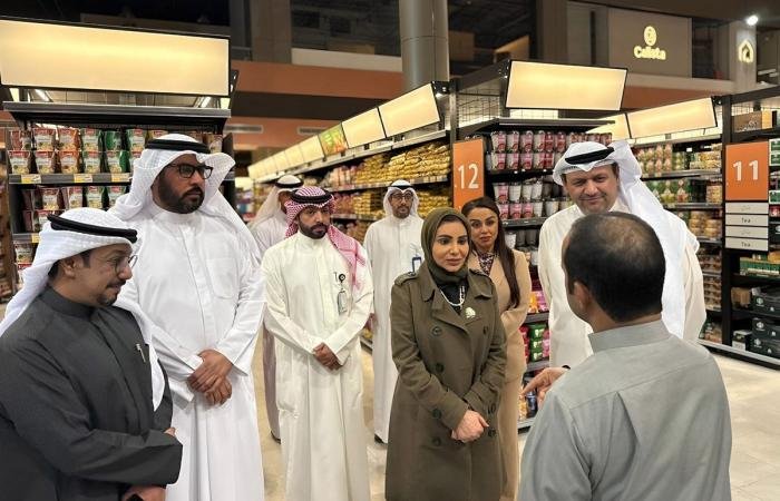 أخبار الكويت | الحويلة: جميع المواد الغذائية متوفرة بشكل طبيعي ولا يوجد أي نقص في الجمعيات | عيون الجزيرة الكويت