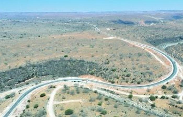 أخبار سلطنة عمان | إنجاز مشروع تأهيل وصيانة طريق (طوي اعتير – وادي ركح – جبجات) | عيون الجزيرة الاخبارية عمان