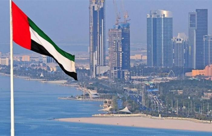 أخبار قطر | الدفاعات الجوية الإماراتية تتعامل مع 4 صواريخ باليستية و6 طائرات مسيرة | عيون الجزيرة قطر