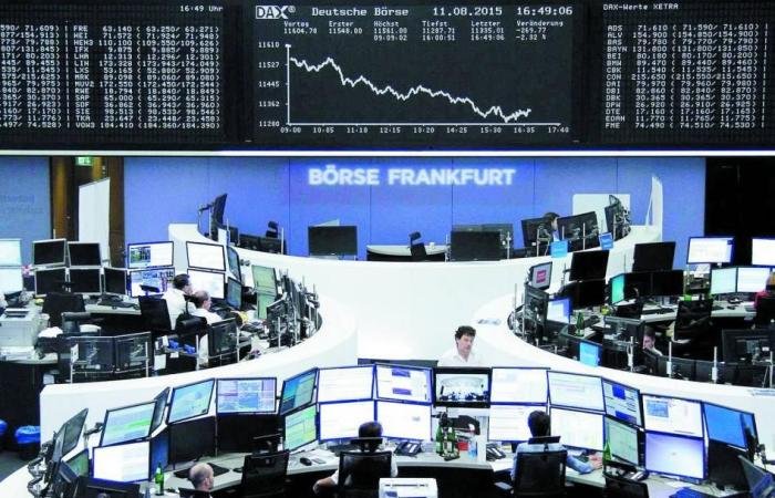 تراجع المؤشرات الأوروبية وصعود «البنوك» و«الدفاع»