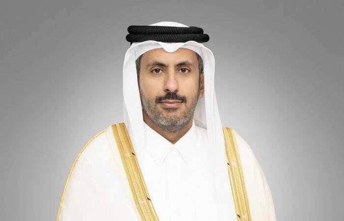 أخبار قطر | قرار جديد لوزير التجارة بتحديد شروط وضوابط مزاولة الأنشطة التجارية عبر المواقع الإلكترونية | عيون الجزيرة قطر