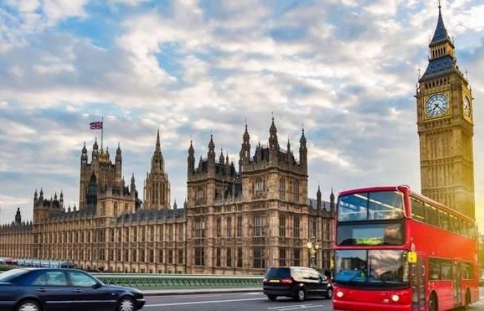 عودة بريطانيين من الخليج تثير تساؤلات ضريبية