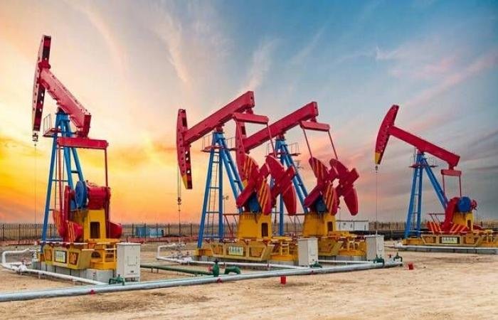 «أسعار النفط تواصل الارتفاع مع دخول حرب إيران أسبوعها الثالث»