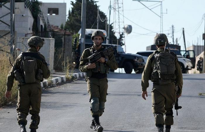 أخبار قطر |  استشهاد فلسطيني برصاص قوات الاحتلال واعتقال 20 آخرين في الضفة الغربية | عيون الجزيرة قطر