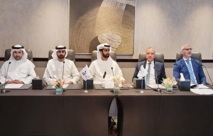 عمومية «سيراميك رأس الخيمة» توزع 20% نقداً