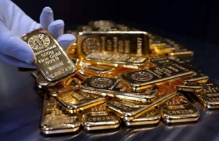 "UBS": الذهب لا يزال ملاذاً آمناً رغم التراجع الأخير