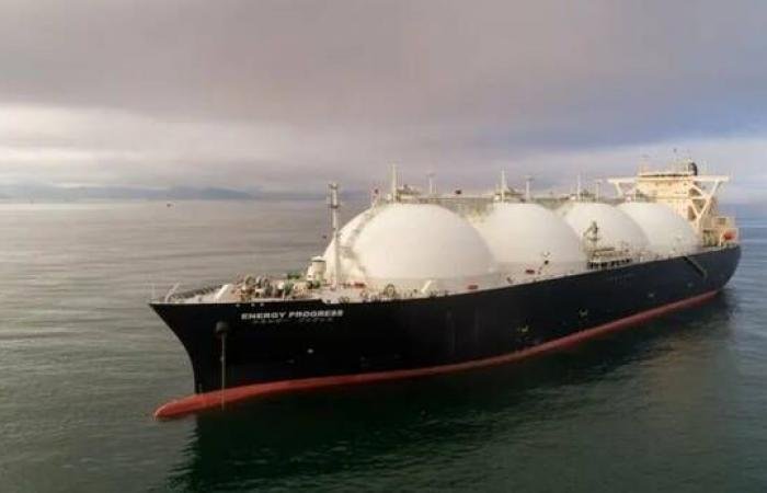 كيف تُعطّل الحرب الإيرانية إمدادات النفط والغاز العالمية