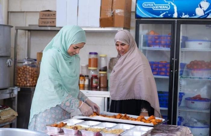 الامارات الان | «تنمية المجتمع» في دبي توزع 13,000 وجبة إفطار | عيون الجزيرة الامارات