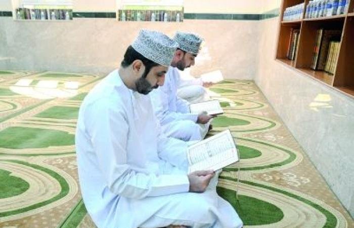 أخبار سلطنة عمان | الاعتكاف في المساجد.. خطوة روحانية تعيد ترتيب الأولويات | عيون الجزيرة الاخبارية عمان