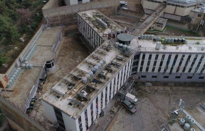 لبنان يسلّم دمشق أكثر من 130 سجيناً سورياً تطبيقاً لاتفاق ثنائي | عيون الجزيرة