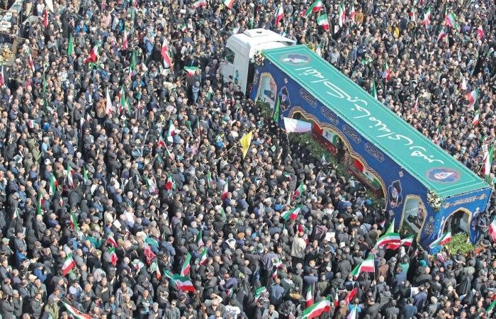 الحرب الإيرانية تدخل مرحلة الحسم... وأول استهداف للغاز | عيون الجزيرة