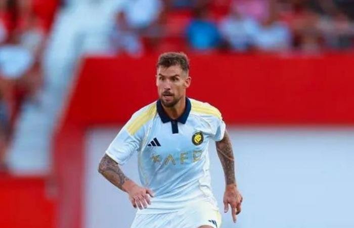 مارتينيز
يصدم النصر بغياب طويل