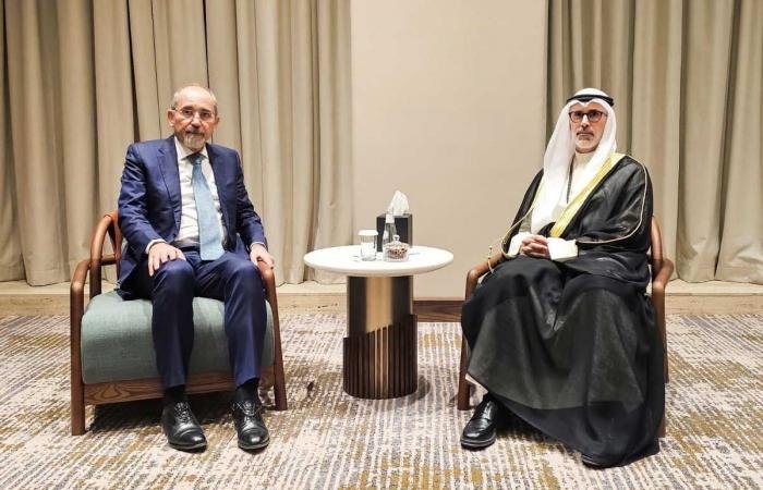 أخبار الكويت | وزير الخارجية ناقش مع نظيره الأردني التصعيد العسكري في المنطقة | عيون الجزيرة الكويت