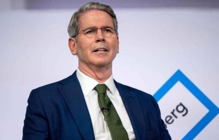 أمريكا: قد نرفع العقوبات عن النفط الإيراني العالق في المياه