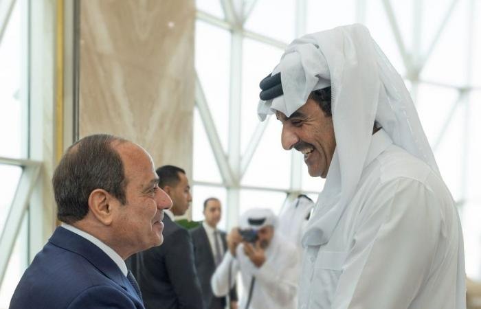 أمير قطر والرئيس المصري يبحثان في الدوحة  تطورات الأوضاع الإقليمية | عيون الجزيرة