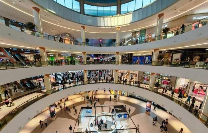 الامارات الان | الإمارات تحتفي بالعيد في أجواء من الطمأنينة والأمان (فيديو) | عيون الجزيرة الامارات