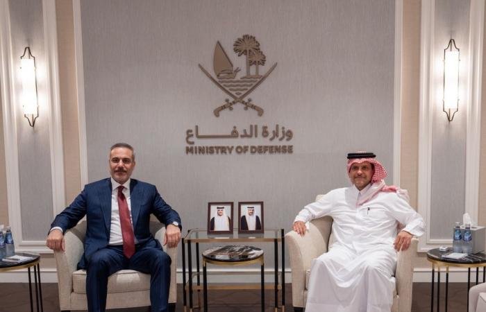 أخبار قطر | نائب رئيس مجلس الوزراء يلتقي وزير الخارجية التركي | عيون الجزيرة قطر