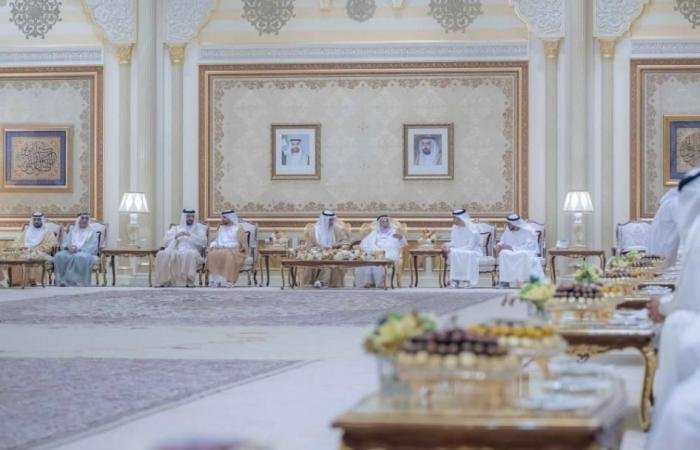 الامارات الان | سلطان يواصل استقبال المهنئين بعيد الفطر (فيديو) | عيون الجزيرة الامارات