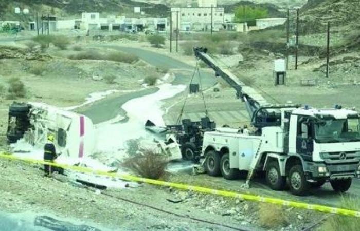 أخبار سلطنة عمان | وفاة شخص إثر تدهور صهريج وقود في العامرات | عيون الجزيرة الاخبارية عمان