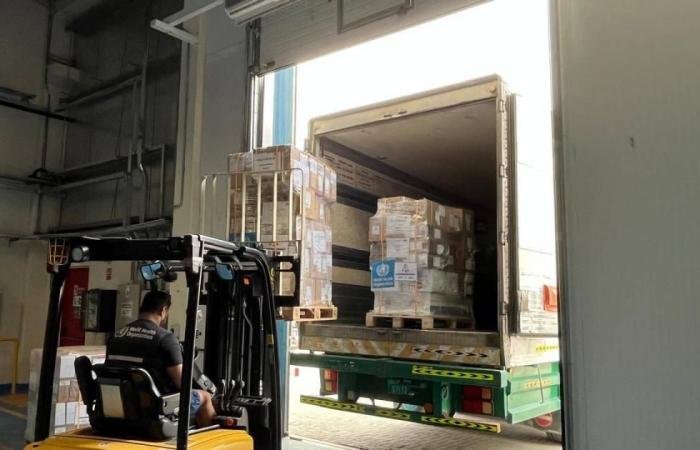 الامارات الان | من دبي إلى لبنان.. «الصحة العالمية» ترسل أول قافلة برية من الإمدادات الطبية | عيون الجزيرة الامارات