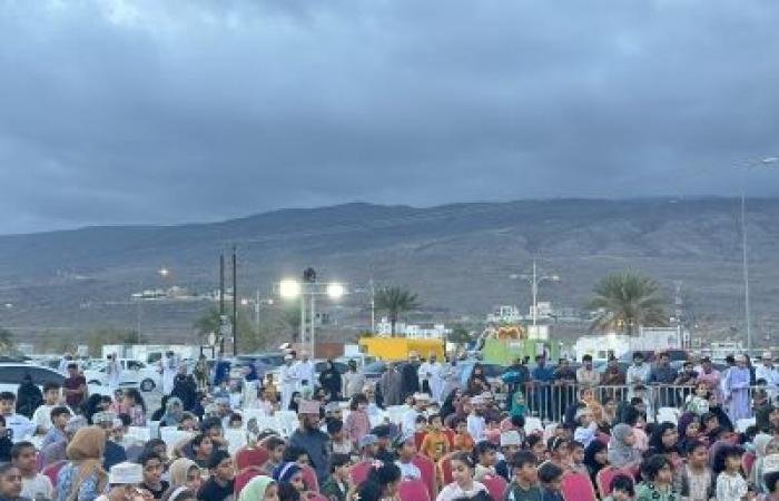 أخبار سلطنة عمان | إقبال واسع على الوجهات السياحية بالداخلية خلال إجازة العيد .. والزوار يشيدون  بالخدمات | عيون الجزيرة الاخبارية عمان