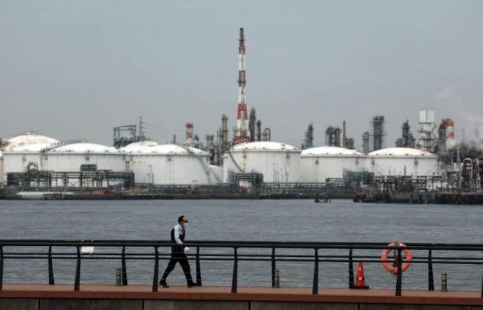 اليابان تضخ من مخزوناتها النفطية مجدداً