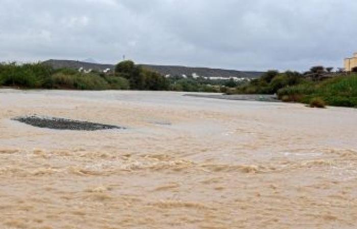 أخبار سلطنة عمان | ولاية بهلاء تسجل أعلى كمية أمطار بـ 153 ملم خلال منخفض المسرّات | عيون الجزيرة الاخبارية عمان