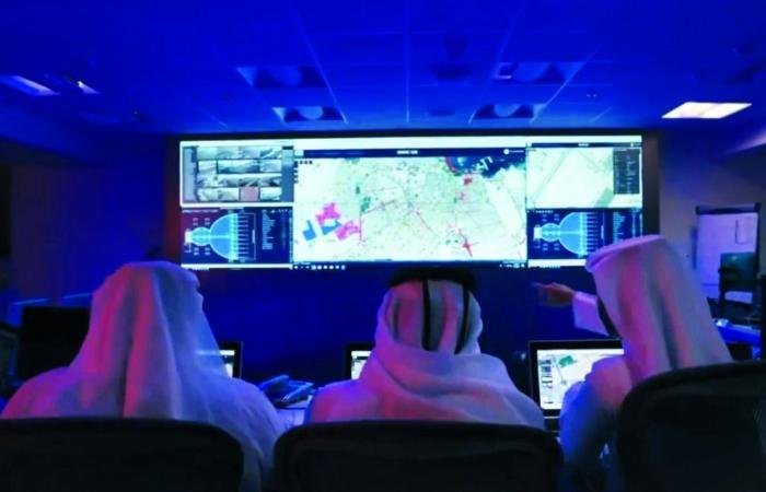 أخبار قطر | انتشار فرق الاستجابة السريعة للتعامل مع الأمطار | عيون الجزيرة قطر