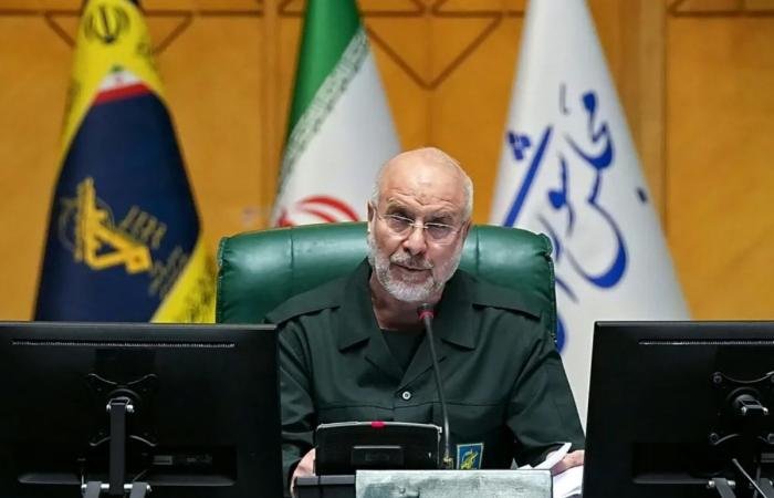 رئيس مجلس الشورى الإيراني يؤكد عدم إجراء مفاوضات مع الولايات المتحدة | عيون الجزيرة