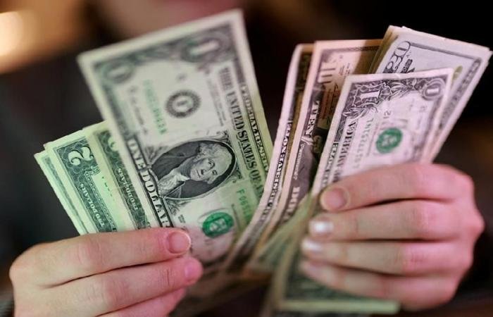 أسواق العملات تتأرجح بانتظار المزيد من الإشارات عن إنهاء الحرب