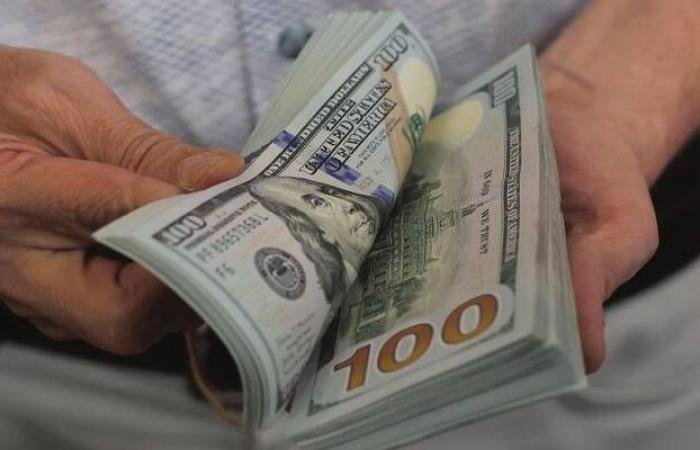 الدولار يرتفع وسط شكوك حول تهدئة سريعة للحرب في إيران